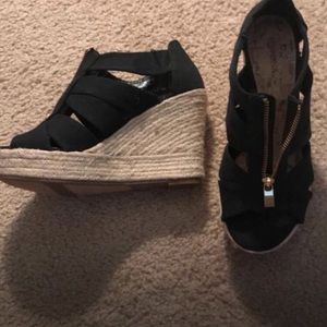Front zip wedges